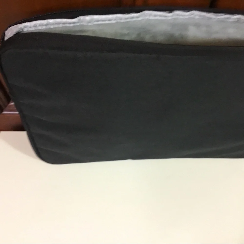 Egiant Carry All Solid Black Tablet Laptop Case Soft Gray Lining EUC 13 X 9.5 As